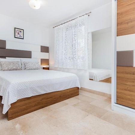 Guesthouse Santin Rovinj Bagian luar foto