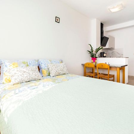 Guesthouse Santin Rovinj Bagian luar foto