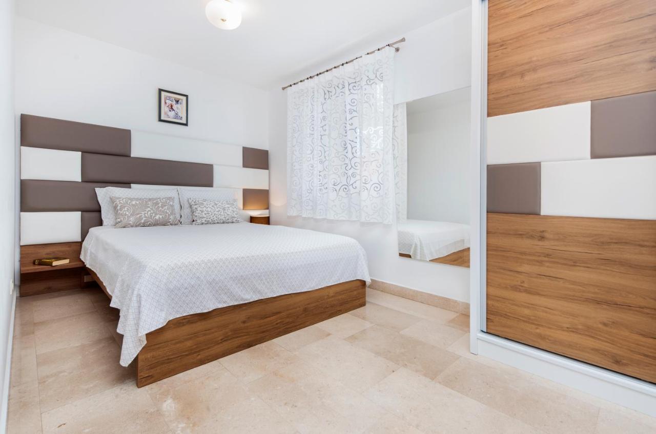 Guesthouse Santin Rovinj Bagian luar foto