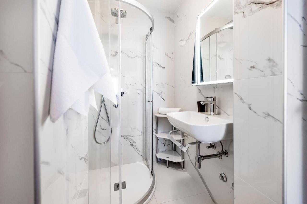 Guesthouse Santin Rovinj Bagian luar foto