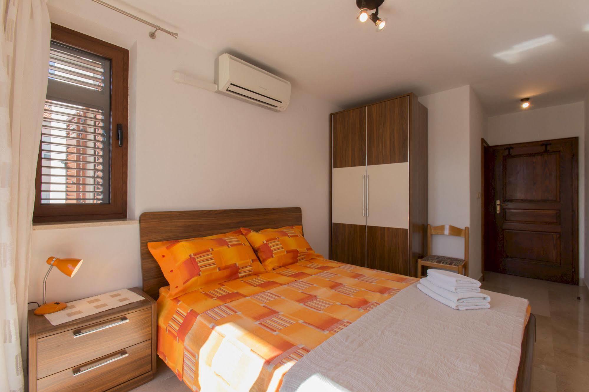 Guesthouse Santin Rovinj Bagian luar foto